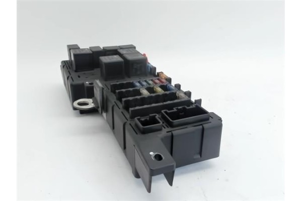 Recambio de caja fusibles/rele para volvo s60 berlina 2.4 d5 referencia OEM IAM 650429  