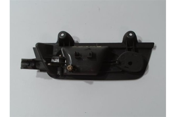 Recambio de manilla int. puerta delantero derecha para audi a4 avant (8e) 1.9 tdi (96kw) referencia OEM IAM 8E0839020  
