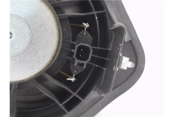 Recambio de altavoces para opel astra j 1.6 referencia OEM IAM 13257499 1781181 