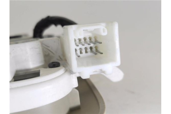 Recambio de luz interior techo para toyota land cruiser (j12) 3.0 d-4d (kdj120) referencia OEM IAM 8126060140A0  