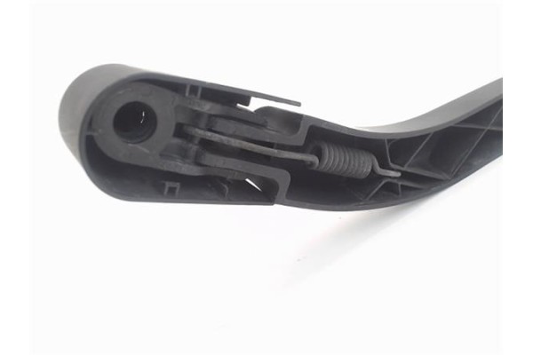 Recambio de brazo limpiaparabrisas trasero para mitsubishi colt cz3 berl. 5 (z30a) 1.1 inform (d) referencia OEM IAM MN152108  