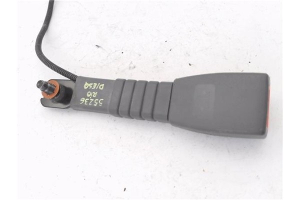 Recambio de anclaje cinturon delantero izquierdo para kia rio (jb) 1.4 16v referencia OEM IAM 888301G000XI  