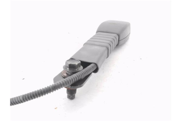Recambio de anclaje cinturon delantero izquierdo para kia rio (jb) 1.4 16v referencia OEM IAM 888301G000XI  