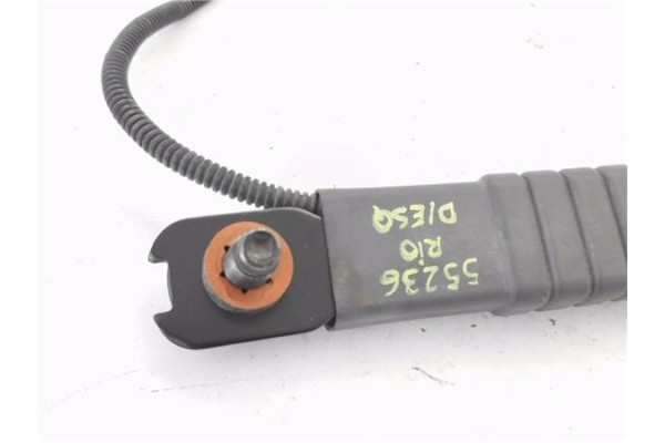 Recambio de anclaje cinturon delantero izquierdo para kia rio (jb) 1.4 16v referencia OEM IAM 888301G000XI  
