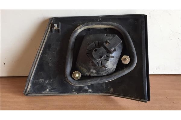 Recambio de piloto trasero izquierdo para mitsubishi carisma berlina 5 (da0) 1.6 1600 glx referencia OEM IAM MB952167 29200102 