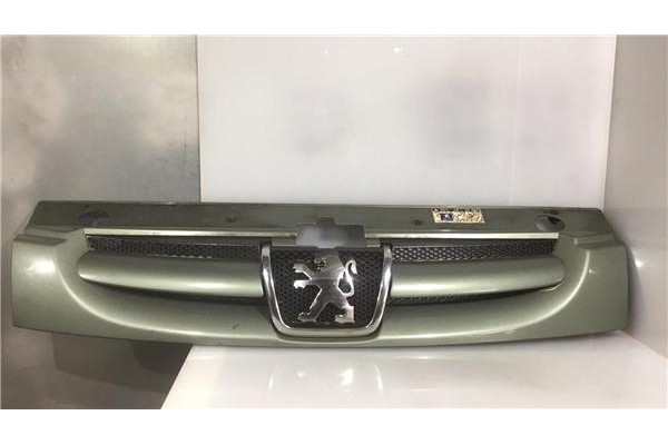 Recambio de rejilla capo para peugeot partner furgón 1.6 hdi referencia OEM IAM 9644758777   Recambio de rejilla capo para peugeot partner furgón 1.6 hdi referencia OEM IAM 9644758777