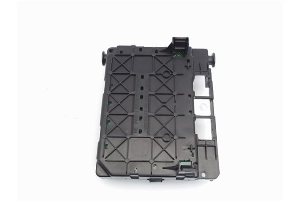 Recambio de caja fusibles/rele para citroen c3 1.4 i referencia OEM IAM 9643498880-00  