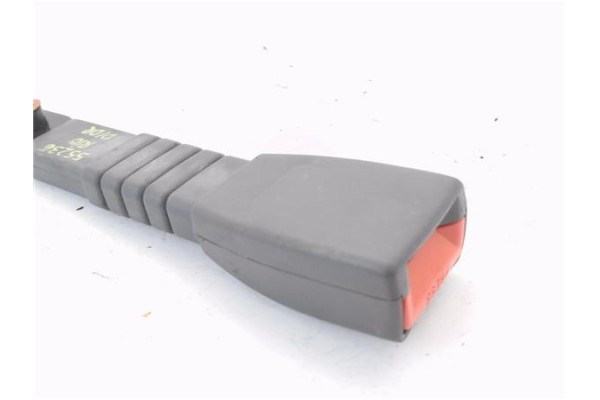 Recambio de anclaje cinturon delantero derecho para kia rio (jb) 1.4 16v referencia OEM IAM 888401G200XI  