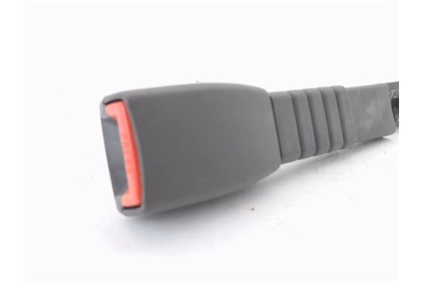 Recambio de anclaje cinturon delantero derecho para kia rio (jb) 1.4 16v referencia OEM IAM 888401G200XI  