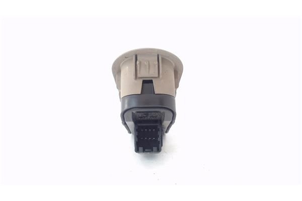 Recambio de mando elevalunas trasero derecho para kia carnival 2.9 crdi referencia OEM IAM 935804D801CS 935804D801KS 