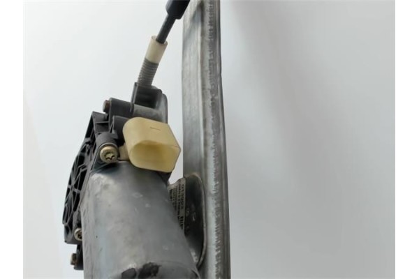 Recambio de mecanismo elevalunas delantero izquierdo para bmw serie 3 berlina (e46) 2.0 320i referencia OEM IAM 51337020659 2070