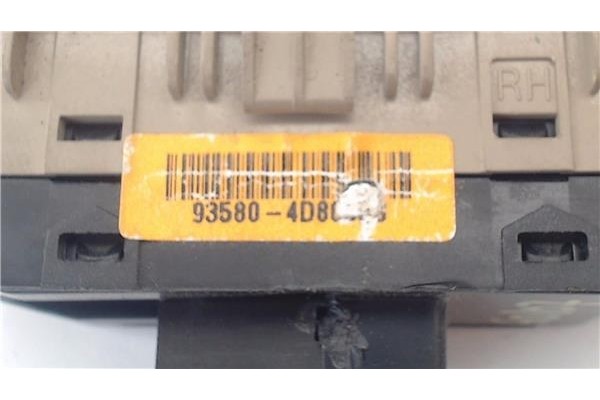 Recambio de mando elevalunas trasero derecho para kia carnival 2.9 crdi referencia OEM IAM 935804D801CS 935804D801KS 