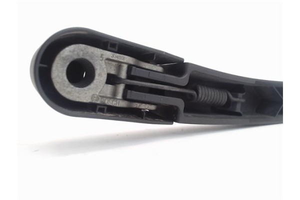 Recambio de brazo limpiaparabrisas trasero para ford fiesta vi 1.25 referencia OEM IAM 1513761  