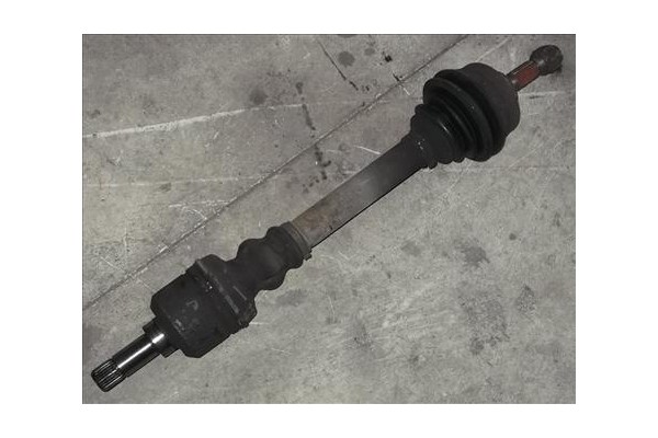 Recambio de palier delantero izquierdo para peugeot 206 1.9 d referencia OEM IAM 3272AP  