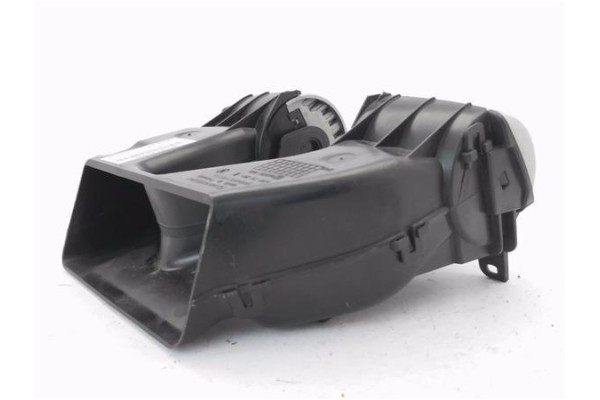 Recambio de rejilla entrada de aire para smart fortwo coupe 0.8 fortwo coupe cdi (33kw) (451.300) referencia OEM IAM A4518300254