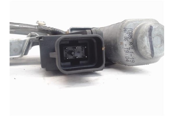 Recambio de mecanismo elevalunas delantero derecho para opel corsa c referencia OEM IAM   