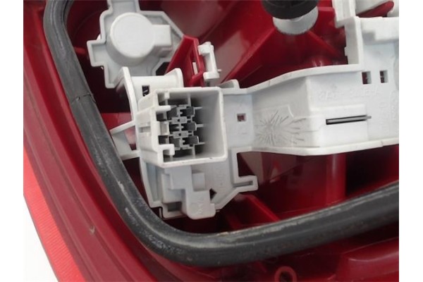 Recambio de piloto trasero izquierdo para ford fiesta vi 1.25 referencia OEM IAM 1709553  