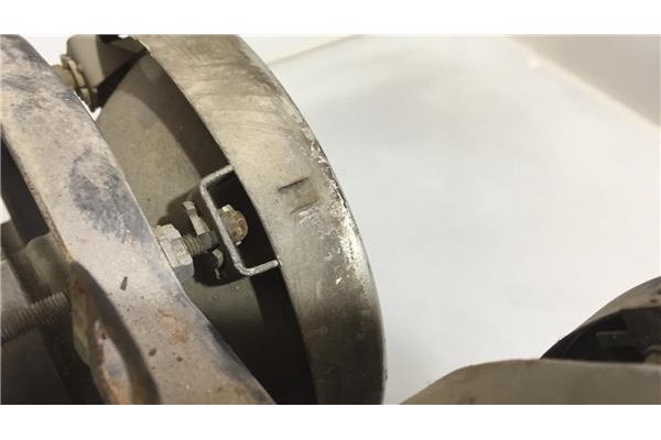 Recambio de faro delantero izquierdo para bmw serie 3 berlina (e30) 1.8 316 referencia OEM IAM 63121385767  