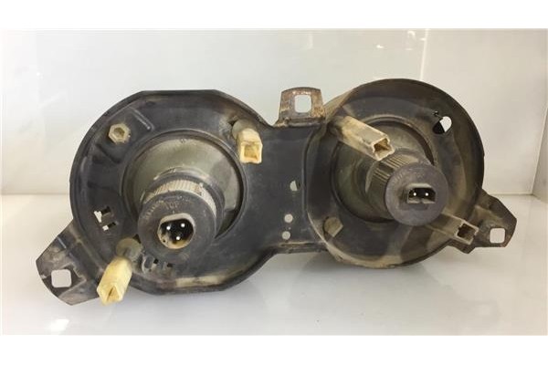 Recambio de faro delantero izquierdo para bmw serie 3 berlina (e30) 1.8 316 referencia OEM IAM 63121385767  