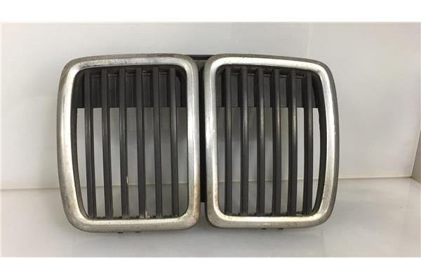 Recambio de rejilla capo para bmw serie 3 berlina (e30) 1.8 316 referencia OEM IAM 51131884350  