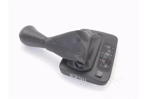 Recambio de pomo palanca cambio para toyota land cruiser (j12) 3.0 d-4d (kdj120) referencia OEM IAM 6880050660 6880010660 