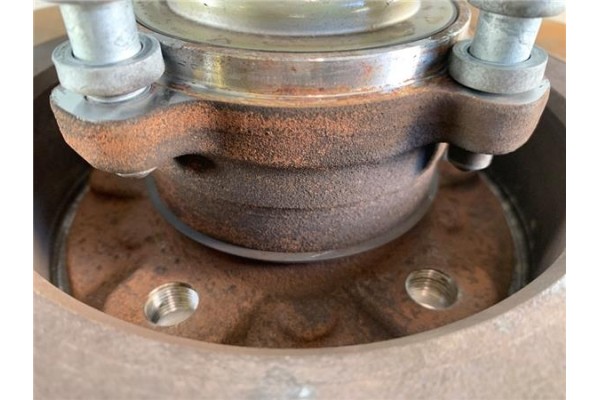 Recambio de buje trasero izquierda para mini cabrio (f57) 2.0 john cooper works referencia OEM IAM 33506791706  