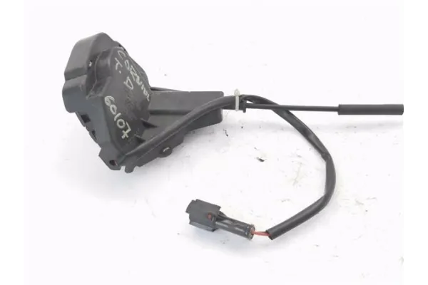 Recambio de cierre electromagnetico trasero derecho para kia carnival 2.9 crdi referencia OEM IAM 0K53A72380B  