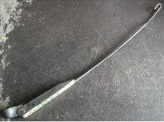 Recambio de brazo limpiaparabrisas delantero para opel corsa c 1.2 referencia OEM IAM 9114666  
