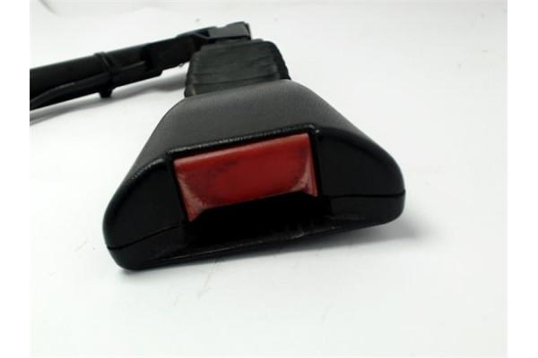 Recambio de anclaje cinturon delantero izquierdo para opel zafira a 2.0 dti 16v referencia OEM IAM 197391  