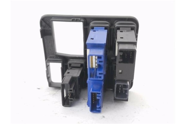 Recambio de mando multifuncion para toyota land cruiser (j12) 3.0 d-4d (kdj120) referencia OEM IAM 8416533040 8487160030 