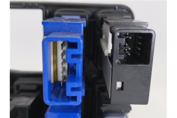 Recambio de mando multifuncion para toyota land cruiser (j12) 3.0 d-4d (kdj120) referencia OEM IAM 8416533040 8487160030 