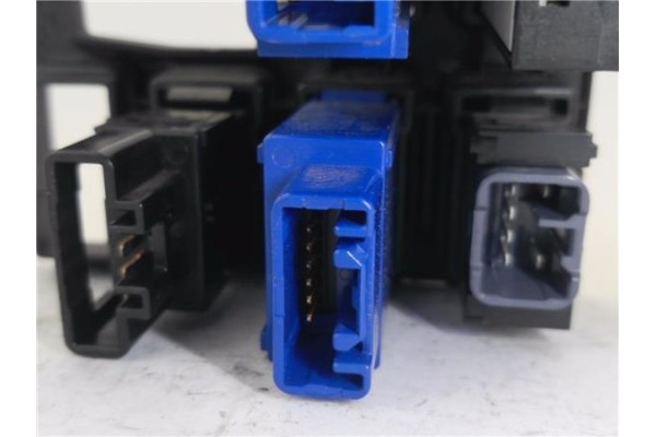Recambio de mando multifuncion para toyota land cruiser (j12) 3.0 d-4d (kdj120) referencia OEM IAM 8416533040 8487160030 