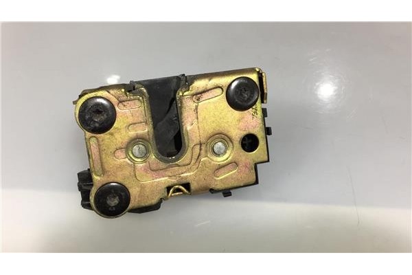 Recambio de cierre electromagnetico delantero derecho para renault master combi 1.9 l1h1   batalla 3078 6 - plazas referencia OE