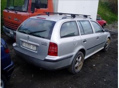 skoda octavia berlina (1u2) del año 2000