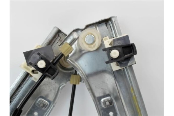 Recambio de mecanismo elevalunas delantero izquierdo para renault clio iii referencia OEM IAM   