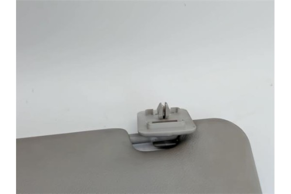 Recambio de parasol izquierdo para peugeot partner combispace (5f) 2.0 hdi referencia OEM IAM 8143TH 8143TG 