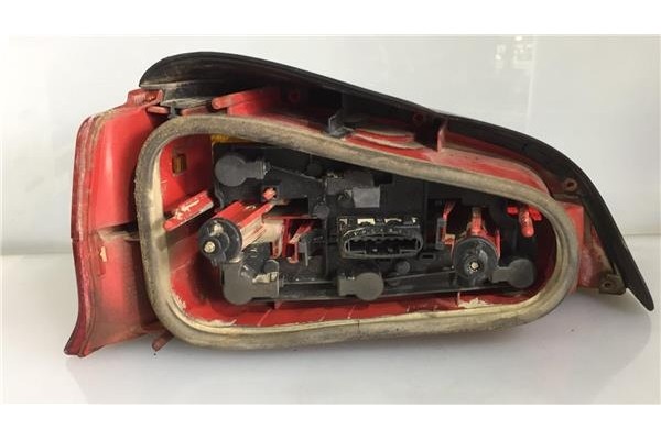 Recambio de piloto trasero derecho para peugeot 106 (s2) 1.4 i referencia OEM IAM 6351G6  