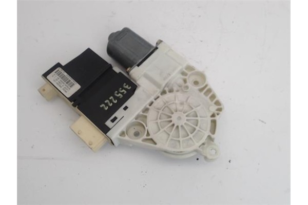 Recambio de motor elevalunas delantero izquierdo para citroen c4 berlina 1.6 hdi referencia OEM IAM 996385101 9221AW 