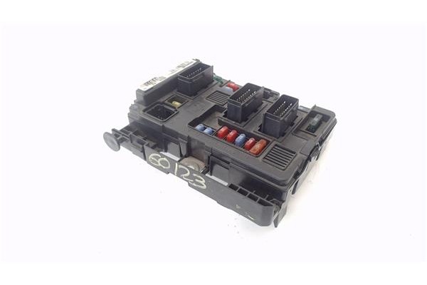 Recambio de caja fusibles/rele para citroen xsara picasso 1.6 referencia OEM IAM T118470003J 9,64E+11 