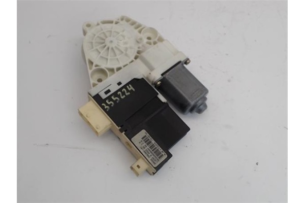 Recambio de motor elevalunas delantero derecho para citroen c4 berlina 1.6 hdi referencia OEM IAM 996388101 9222AV 