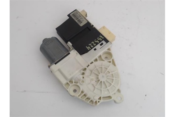 Recambio de motor elevalunas delantero derecho para citroen c4 berlina 1.6 hdi referencia OEM IAM 996388101 9222AV 