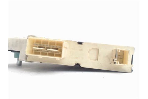 Recambio de motor elevalunas delantero derecho para citroen c4 berlina 1.6 hdi referencia OEM IAM 996388101 9222AV 