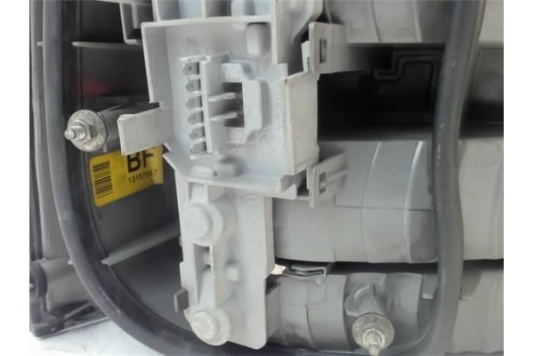 Recambio de piloto trasero derecho para opel vectra c berlina referencia OEM IAM   