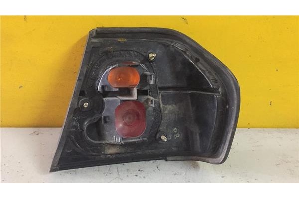 Recambio de piloto trasero izquierdo para nissan primera berl./ traveller (p10/w10) 1.6 básico referencia OEM IAM E289043  