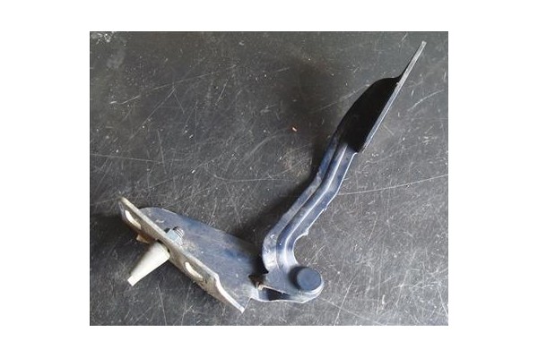 Recambio de bisagra capo derecha para ford transit connect (p65_, p70_, p80_) 1.8 tdci referencia OEM IAM 1353597  