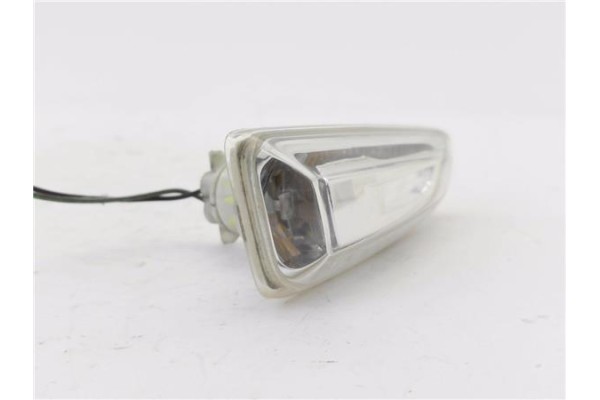 Recambio de piloto intermitente lat. delantero derecho para opel astra j 1.6 referencia OEM IAM 13273104  