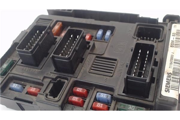Recambio de caja fusibles/rele para citroen xsara picasso 1.6 referencia OEM IAM T118470003J 9,64E+11 