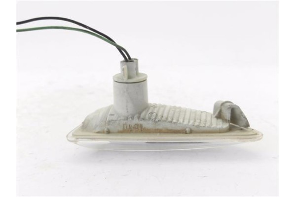 Recambio de piloto intermitente lat. delantero derecho para opel astra j 1.6 referencia OEM IAM 13273104  