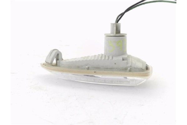 Recambio de piloto intermitente lat. delantero derecho para opel astra j 1.6 referencia OEM IAM 13273104  