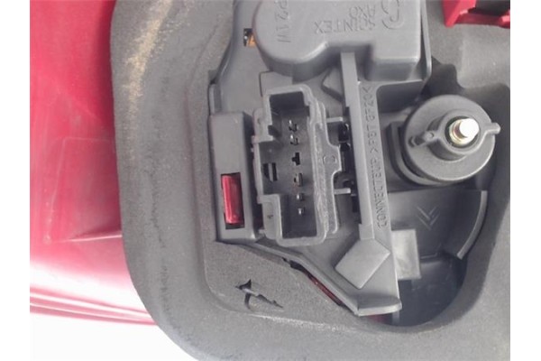Recambio de piloto trasero derecho para peugeot 206 2.0 hdi 90 referencia OEM IAM 6351S0  